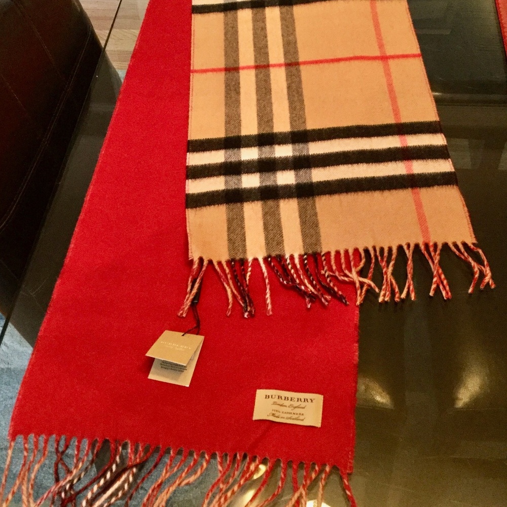 SOLD! NWT Burberry Reversible Check Cashmere Scarf